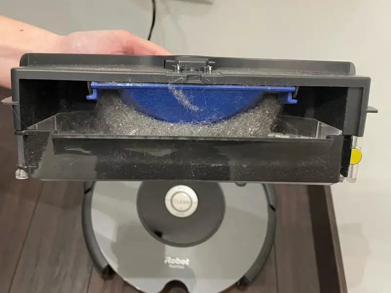 Roomba 676 dustbox