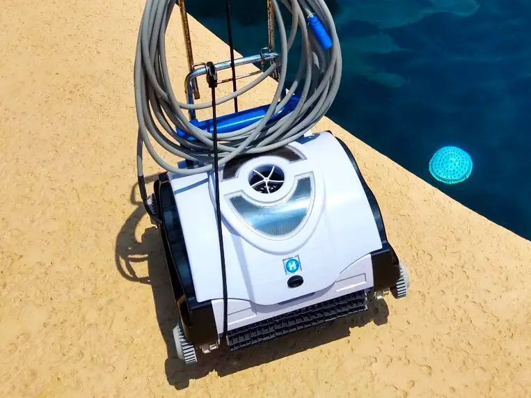 Hayward Shark Vac XL Robot Pool Cleaner Review