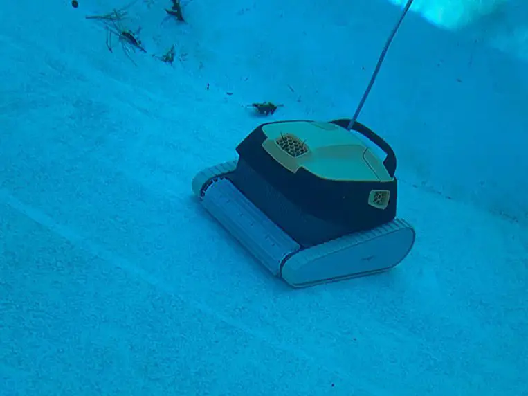 Triton Ps underwater cleaning