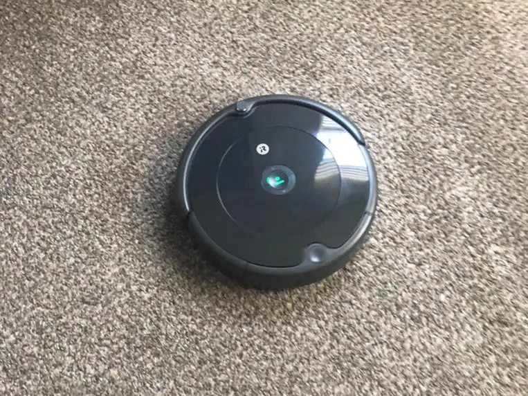 iRobot Roomba cleaning